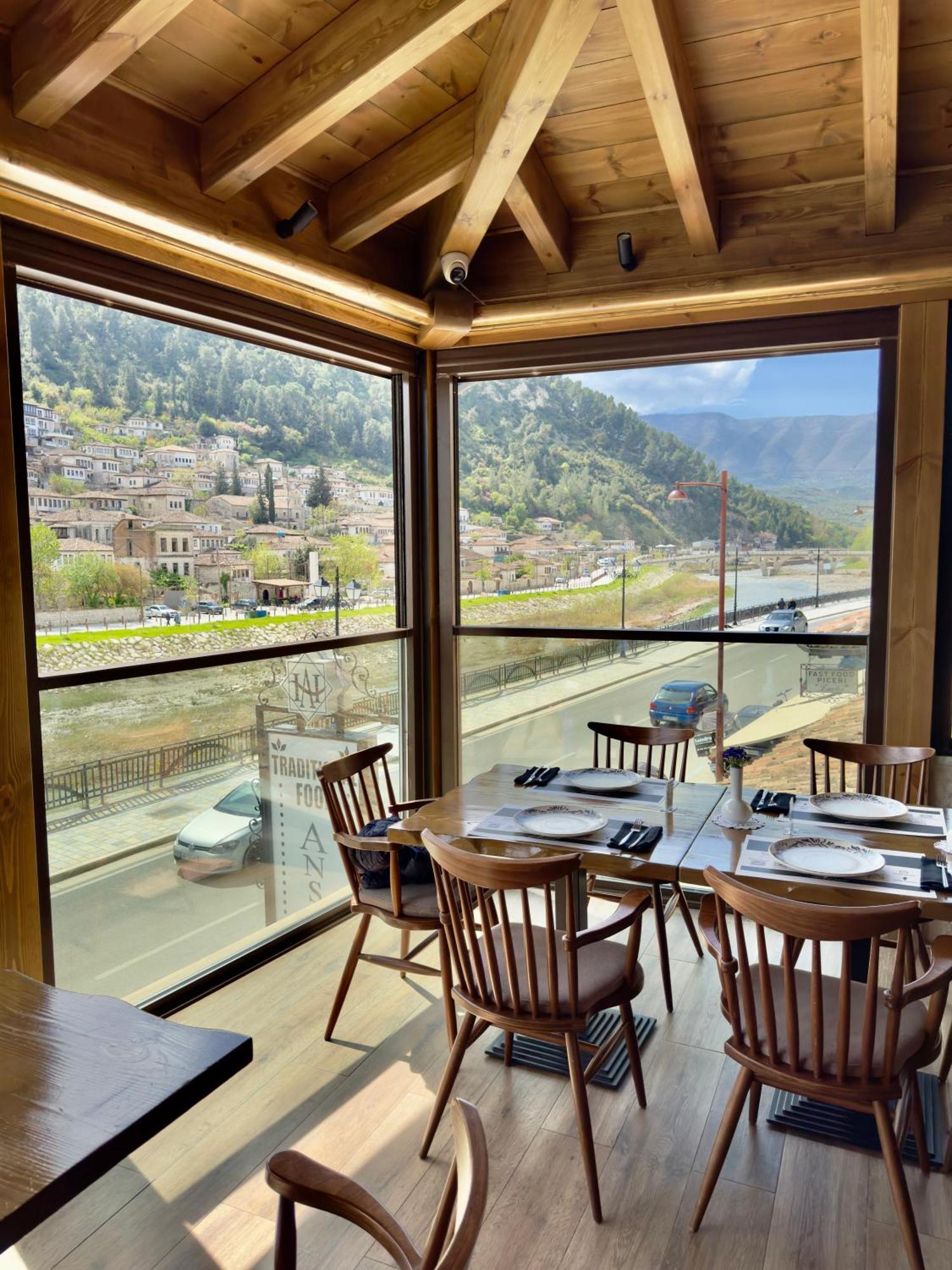 Hotel Ansel เบราท ภายนอก รูปภาพ