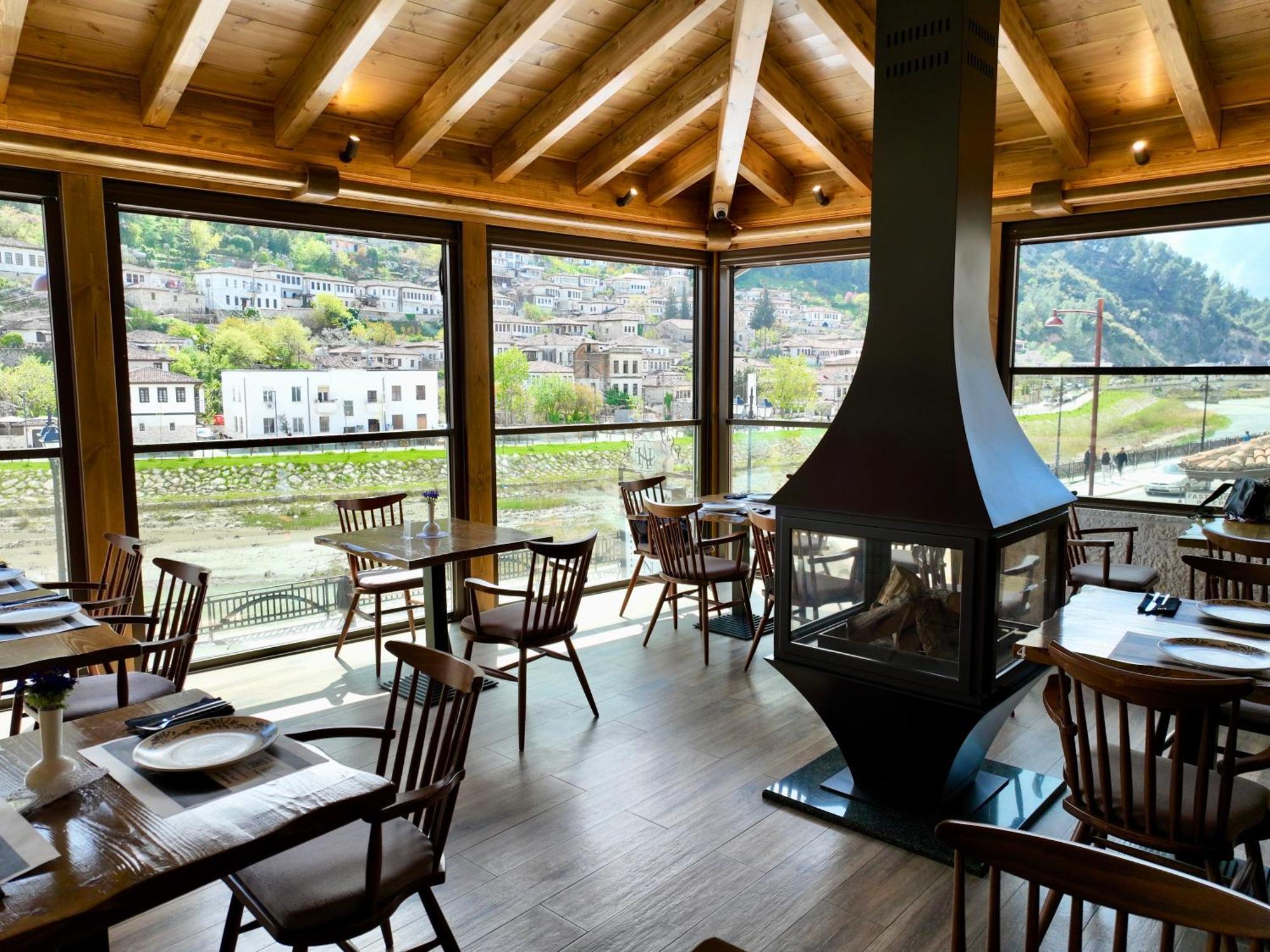 Hotel Ansel เบราท ภายนอก รูปภาพ