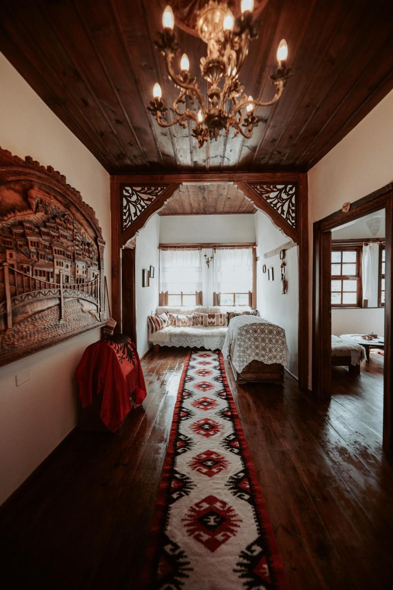 Hotel Ansel เบราท ภายนอก รูปภาพ