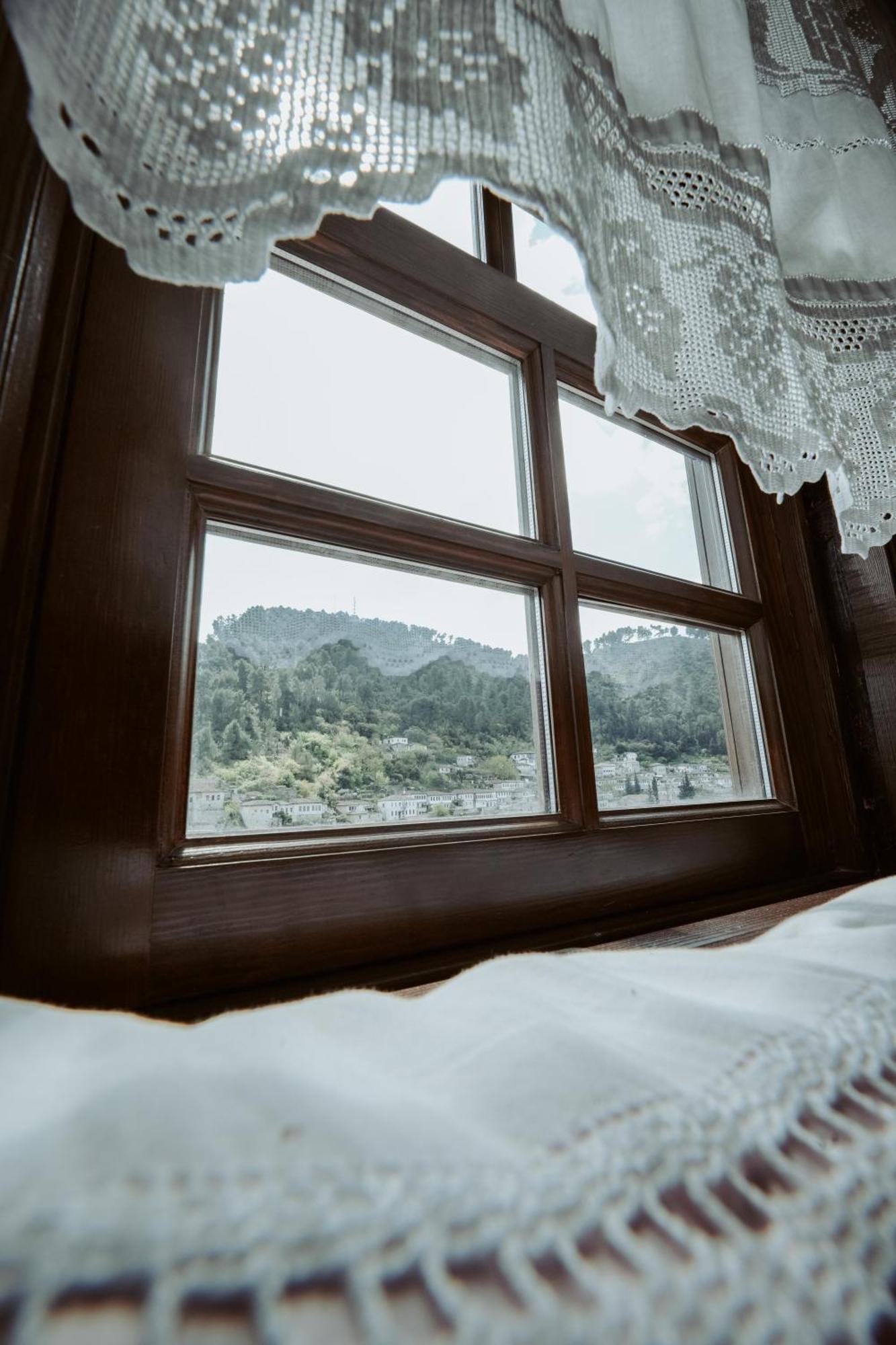 Hotel Ansel เบราท ภายนอก รูปภาพ