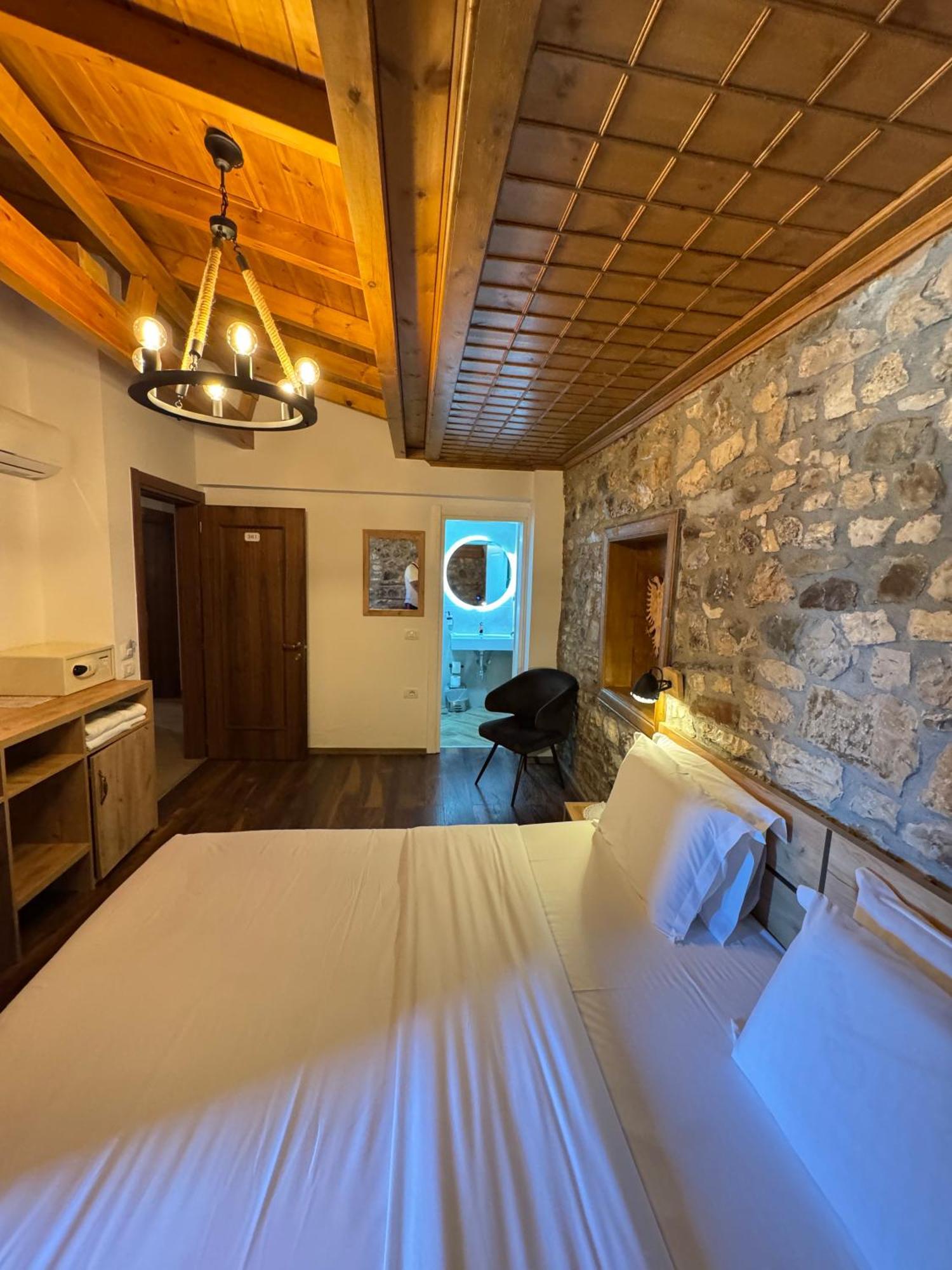 Hotel Ansel เบราท ภายนอก รูปภาพ