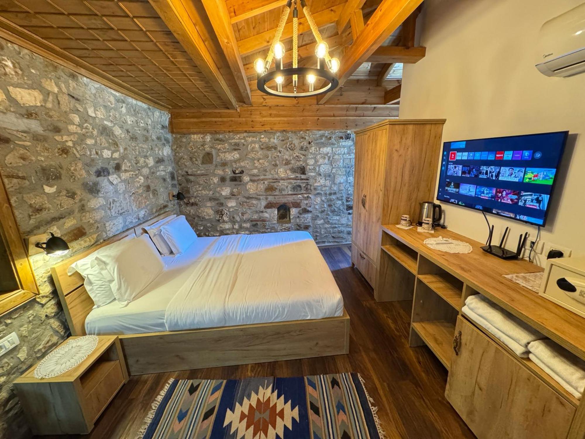 Hotel Ansel เบราท ภายนอก รูปภาพ